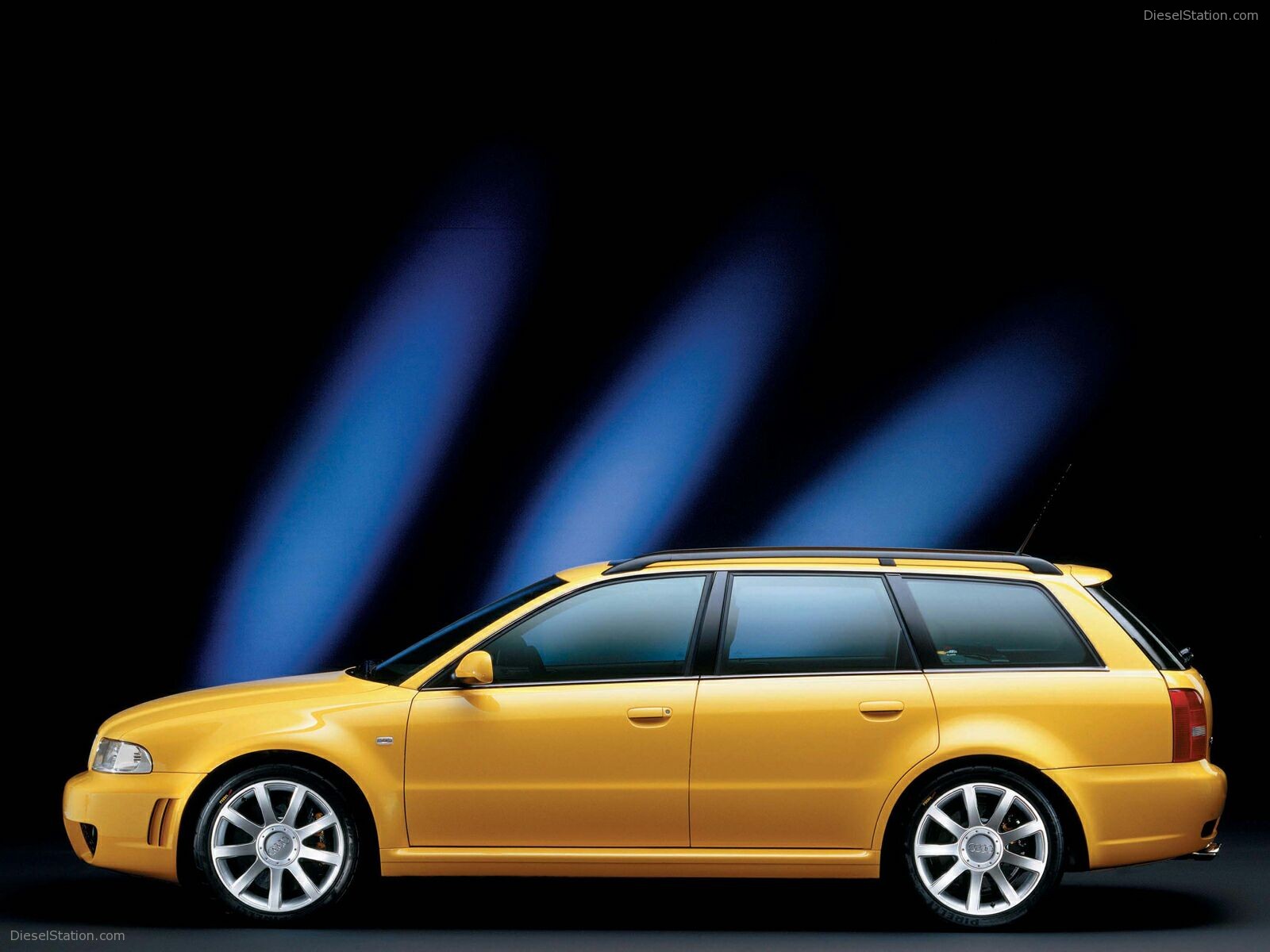 Audi RS4 (2000)